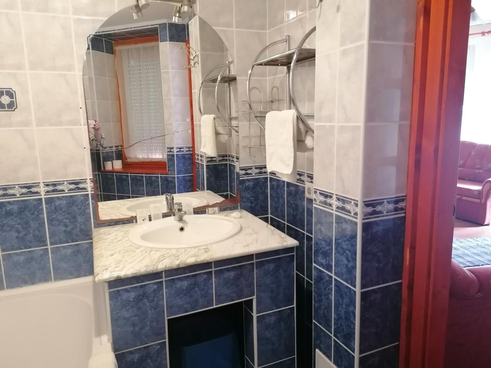 Iglodi Panzio Hotel Kunszentmárton Екстериор снимка