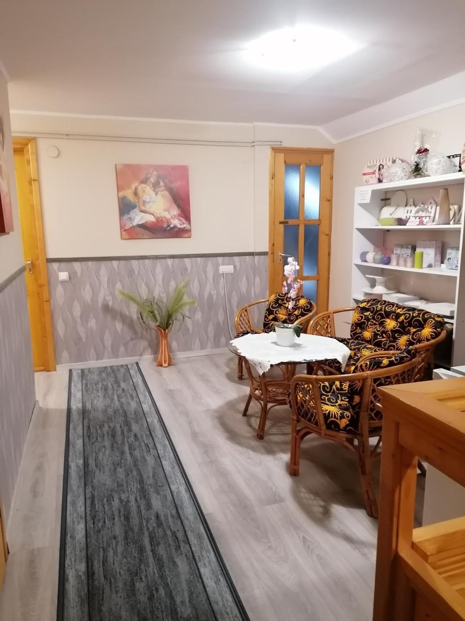 Iglodi Panzio Hotel Kunszentmárton Екстериор снимка