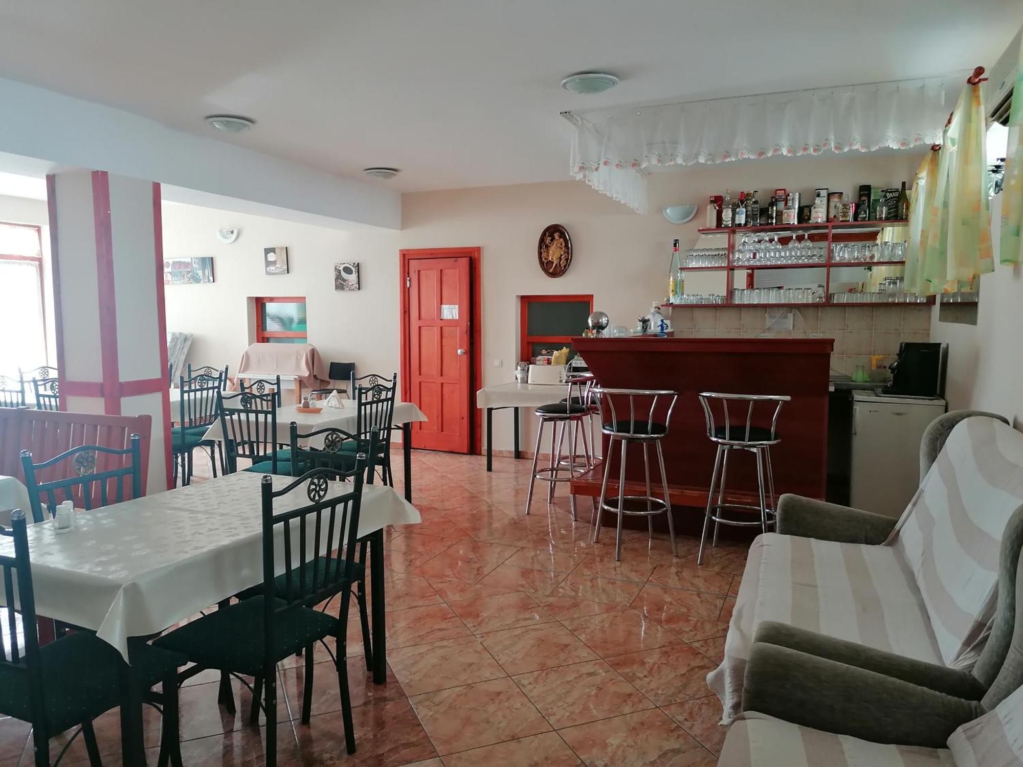 Iglodi Panzio Hotel Kunszentmárton Екстериор снимка
